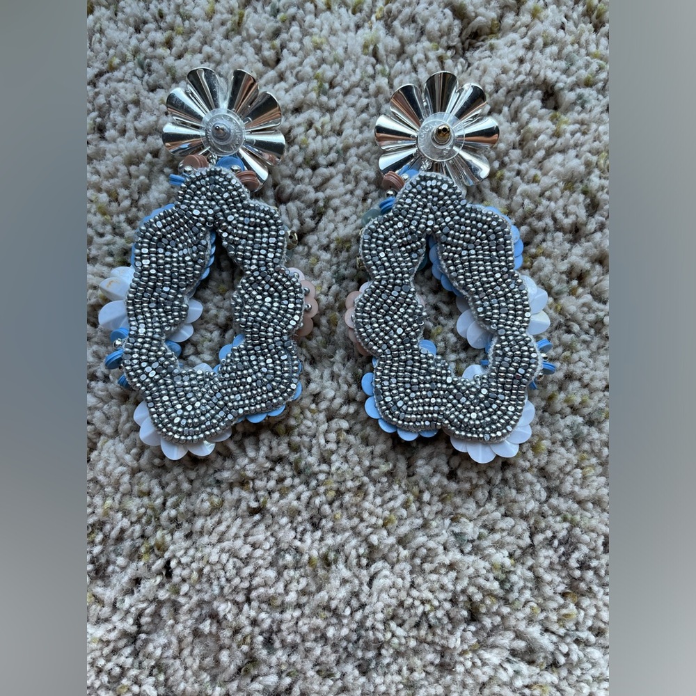 Mignonne Gavigan Elyse drop earrings. Post earring. 3” long - Picture 5 of 6